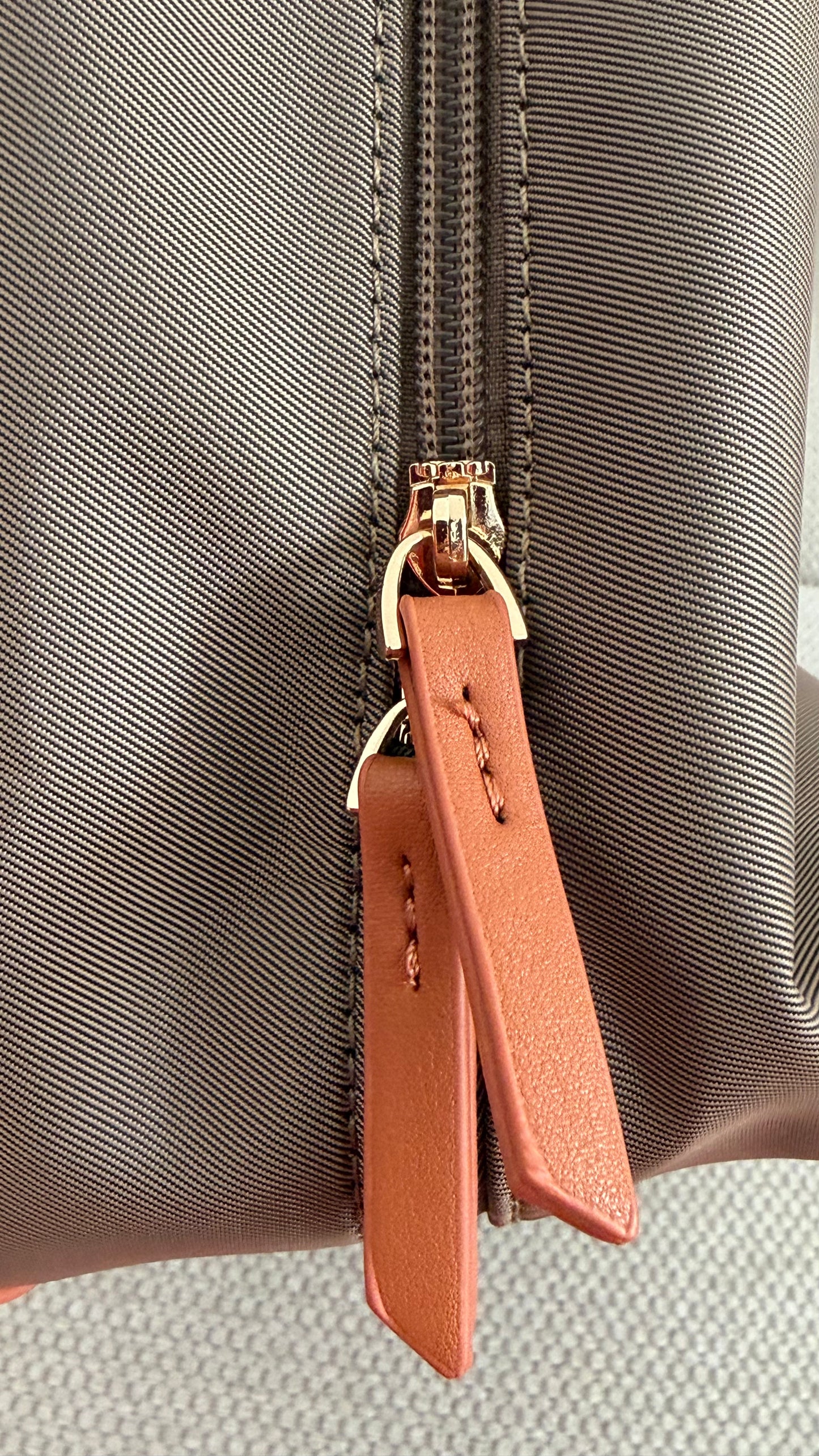 DAILY - Taupe Camel